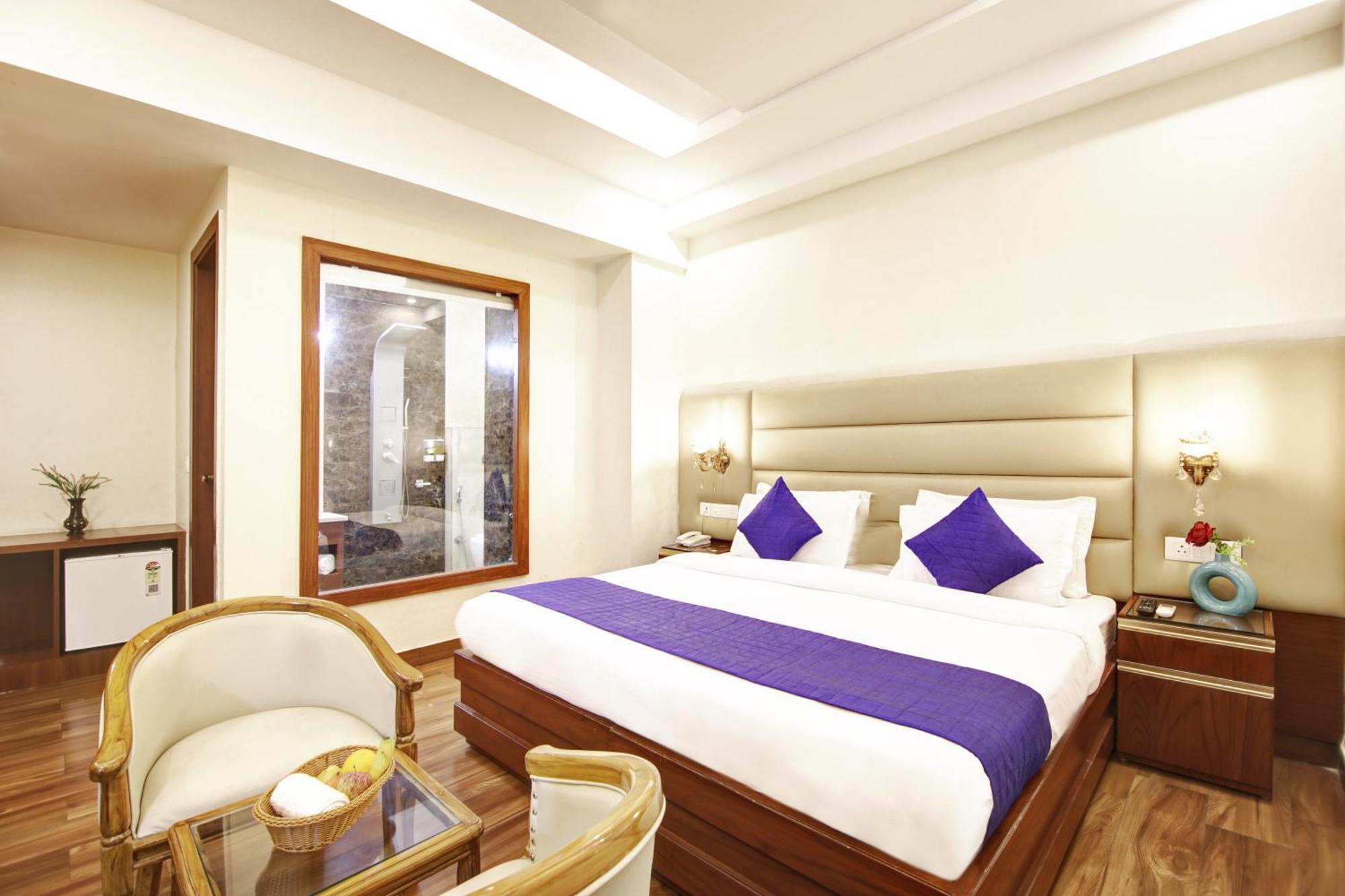 Marks Hotel & Banquet 노이다 외부 사진