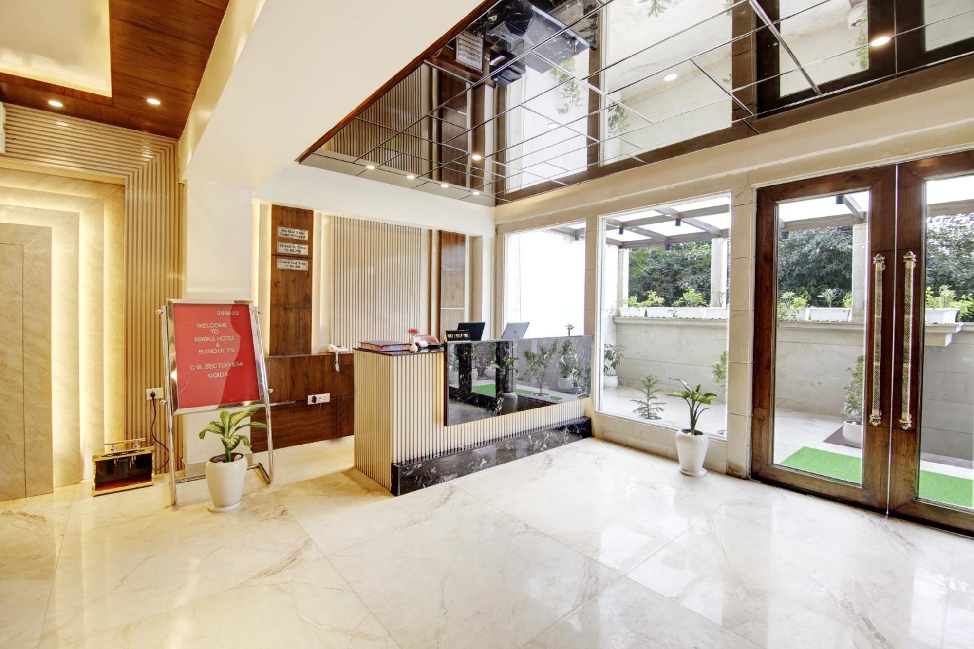 Marks Hotel & Banquet 노이다 외부 사진
